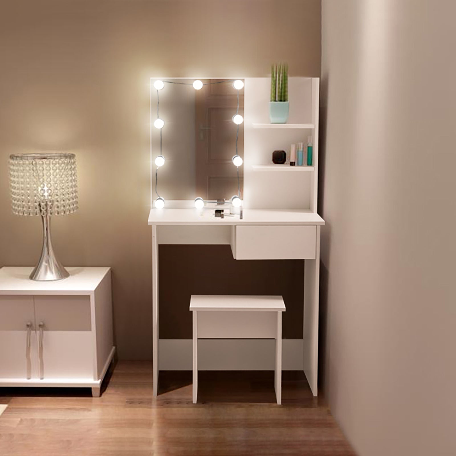 Small vanity set with shop lights